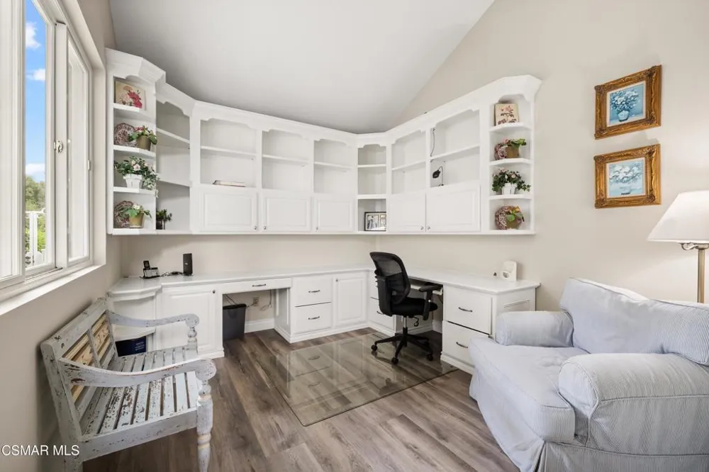 1820 Crystal View Circle Newbury Park, CA 91320