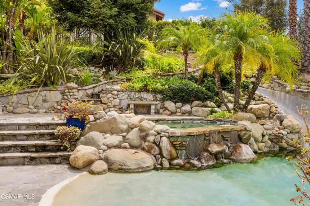 1820 Crystal View Circle Newbury Park, CA 91320