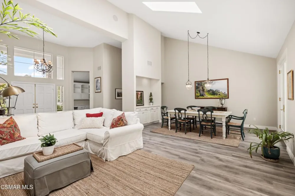 1820 Crystal View Circle Newbury Park, CA 91320