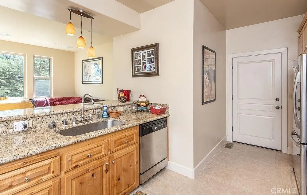 1157 Scenic Lake Arrowhead, CA 92378
