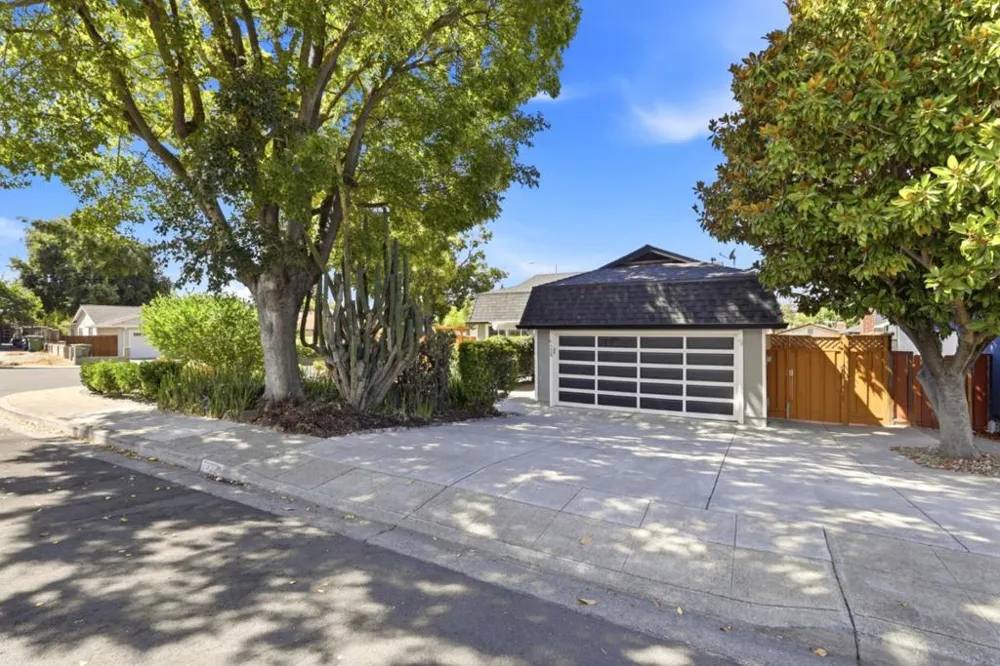 229 Spring Valley Lane Milpitas, CA 95035