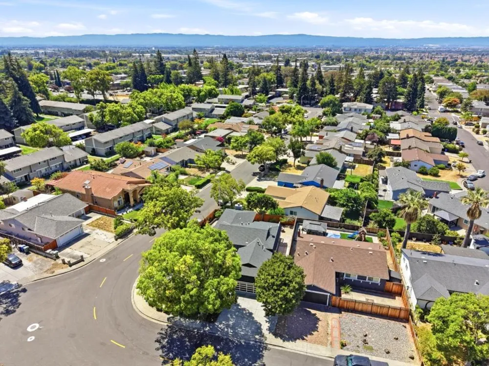 229 Spring Valley Lane Milpitas, CA 95035