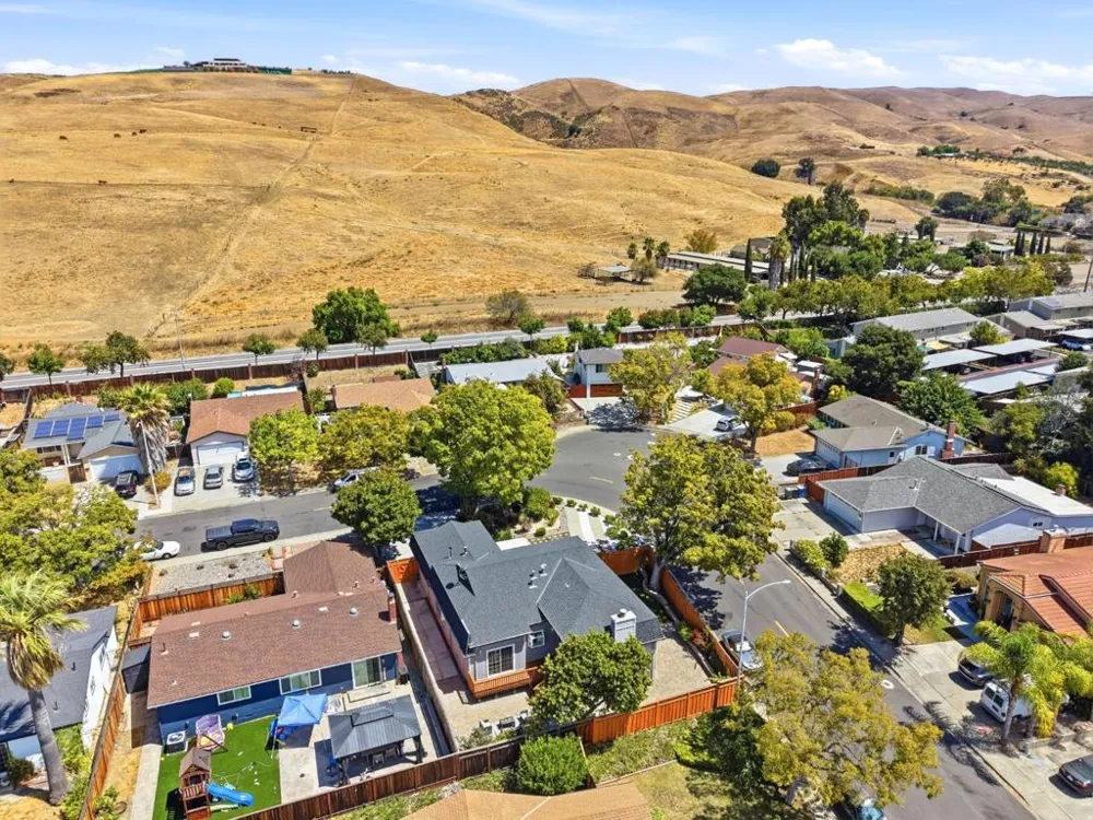 229 Spring Valley Lane Milpitas, CA 95035