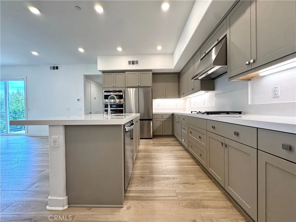 147 Sash Irvine, CA 92618