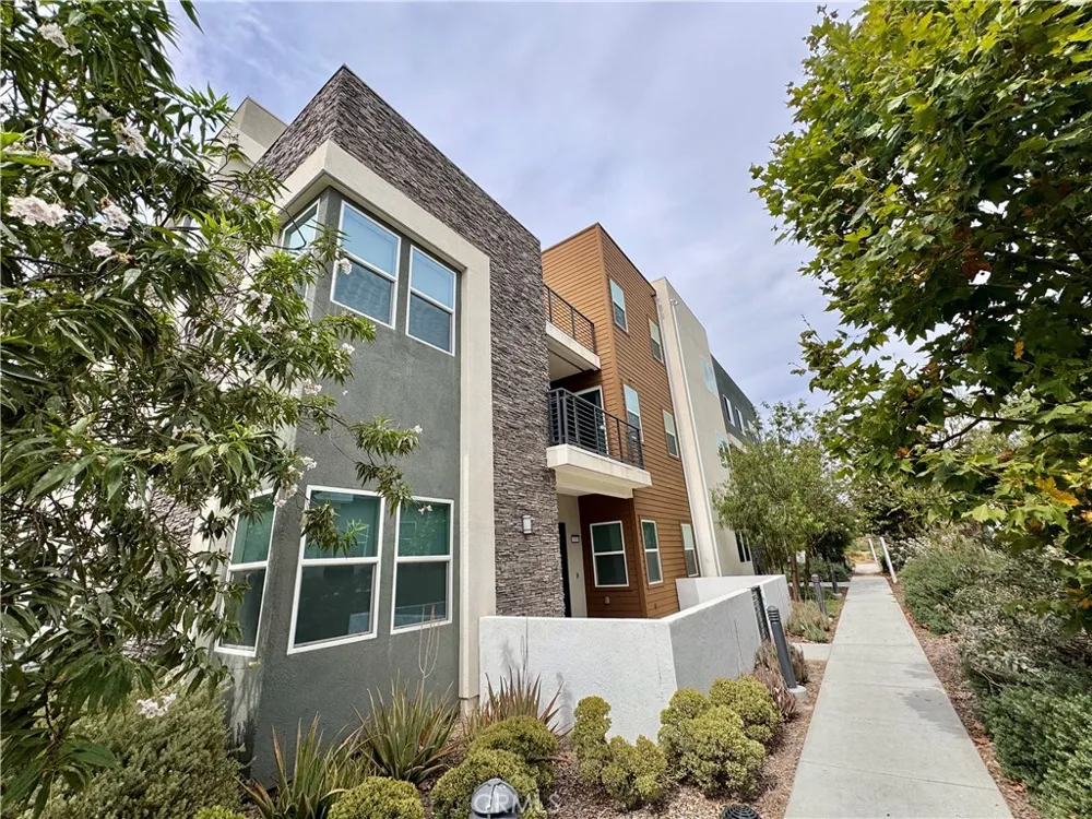 147 Sash Irvine, CA 92618