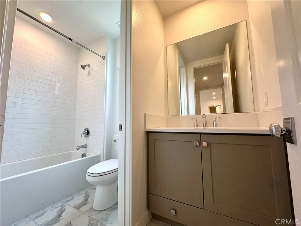147 Sash Irvine, CA 92618