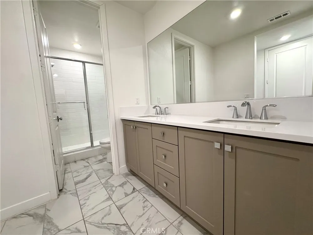 147 Sash Irvine, CA 92618