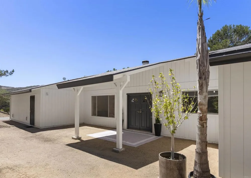 8964 Mount Israel Road Escondido, CA 92029