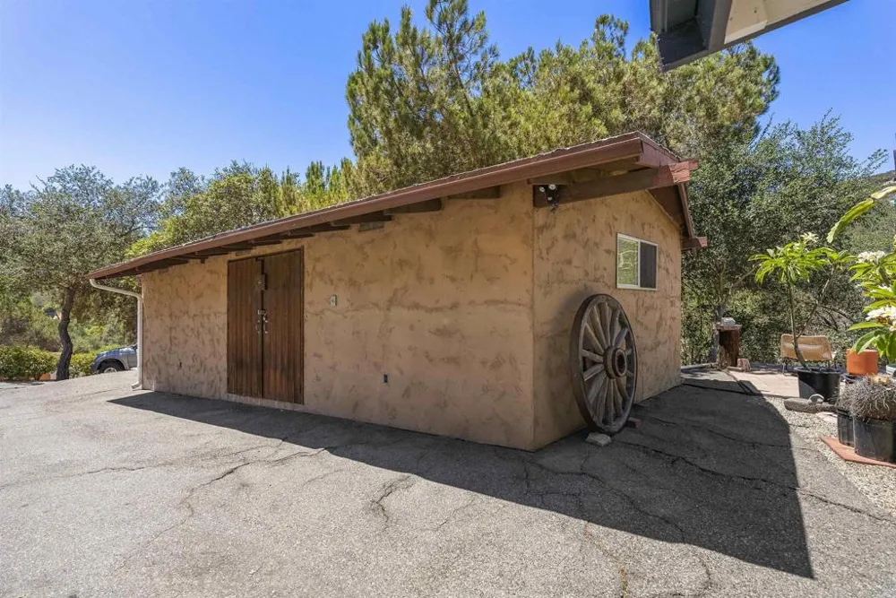 8964 Mount Israel Road Escondido, CA 92029