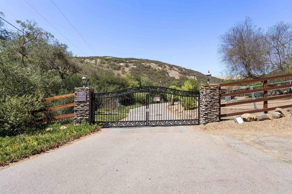 8964 Mount Israel Road Escondido, CA 92029
