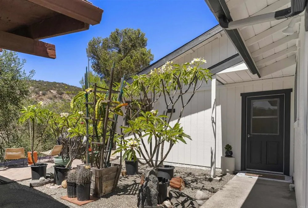 8964 Mount Israel Road Escondido, CA 92029