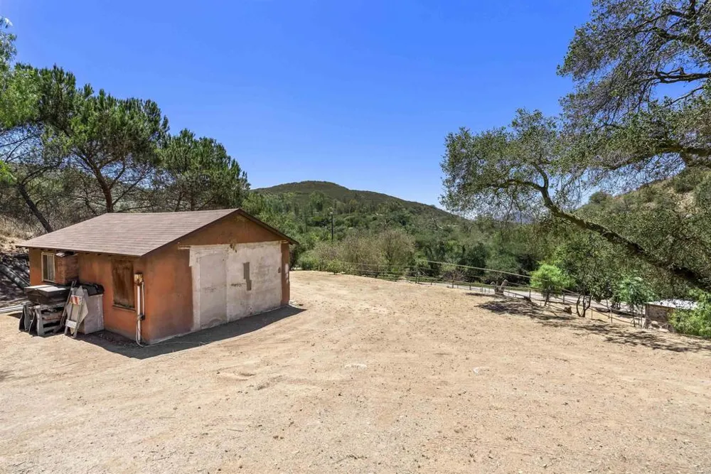 8964 Mount Israel Road Escondido, CA 92029