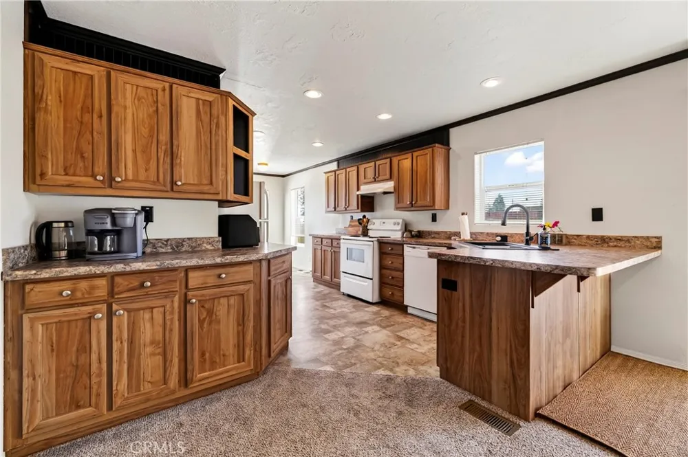 13737 S Park Magalia, CA 95954
