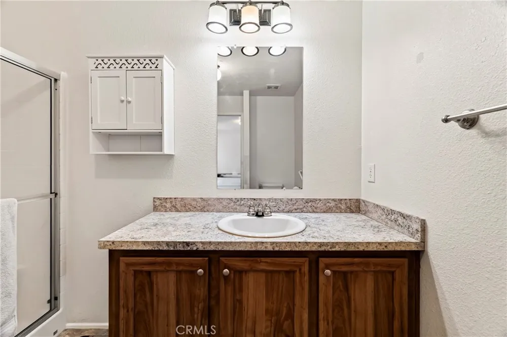 13737 S Park Magalia, CA 95954