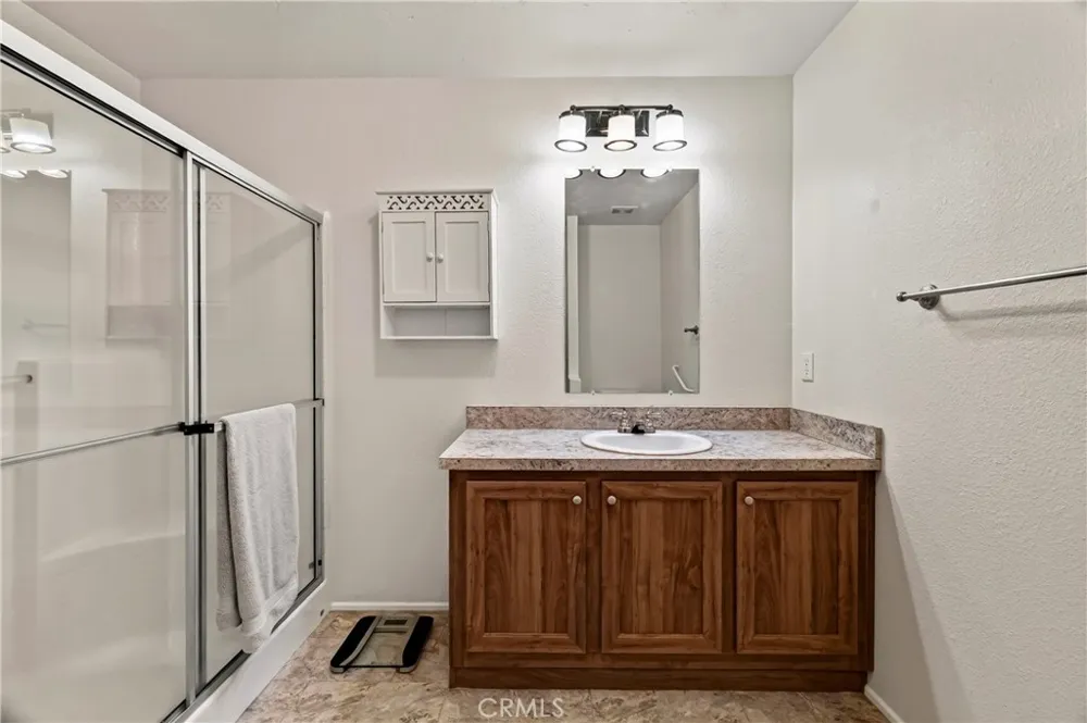 13737 S Park Magalia, CA 95954