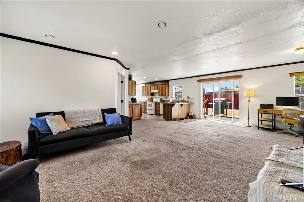 13737 S Park Magalia, CA 95954