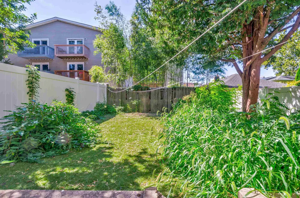 124 WEST 54TH ST Bayonne, NJ 07002