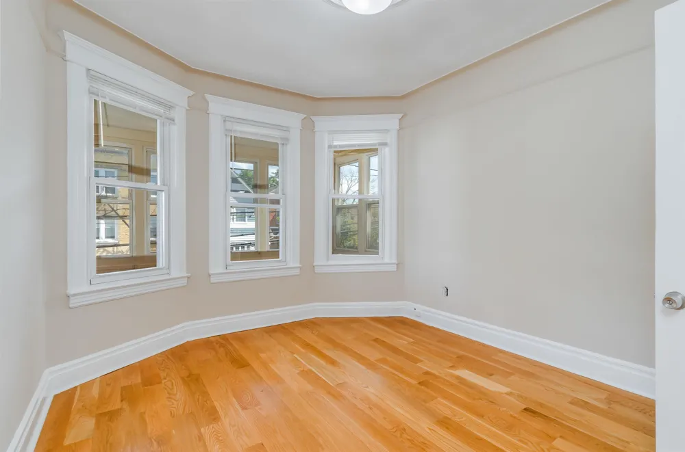 124 WEST 54TH ST Bayonne, NJ 07002
