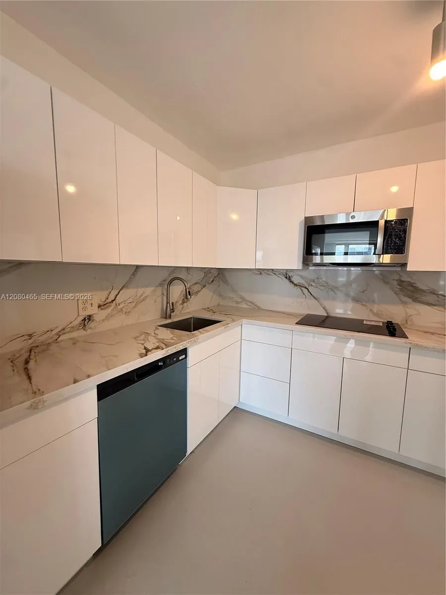900 Bay Dr #722 Miami Beach, FL 33141