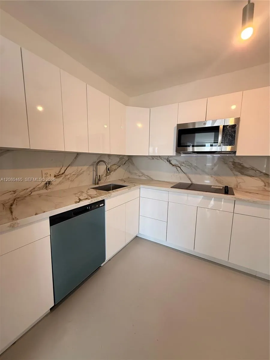 900 Bay Dr #722 Miami Beach, FL 33141