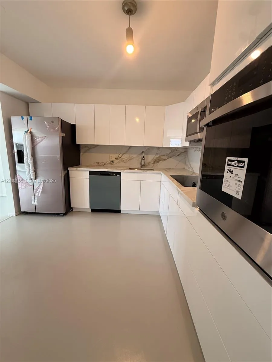 900 Bay Dr #722 Miami Beach, FL 33141