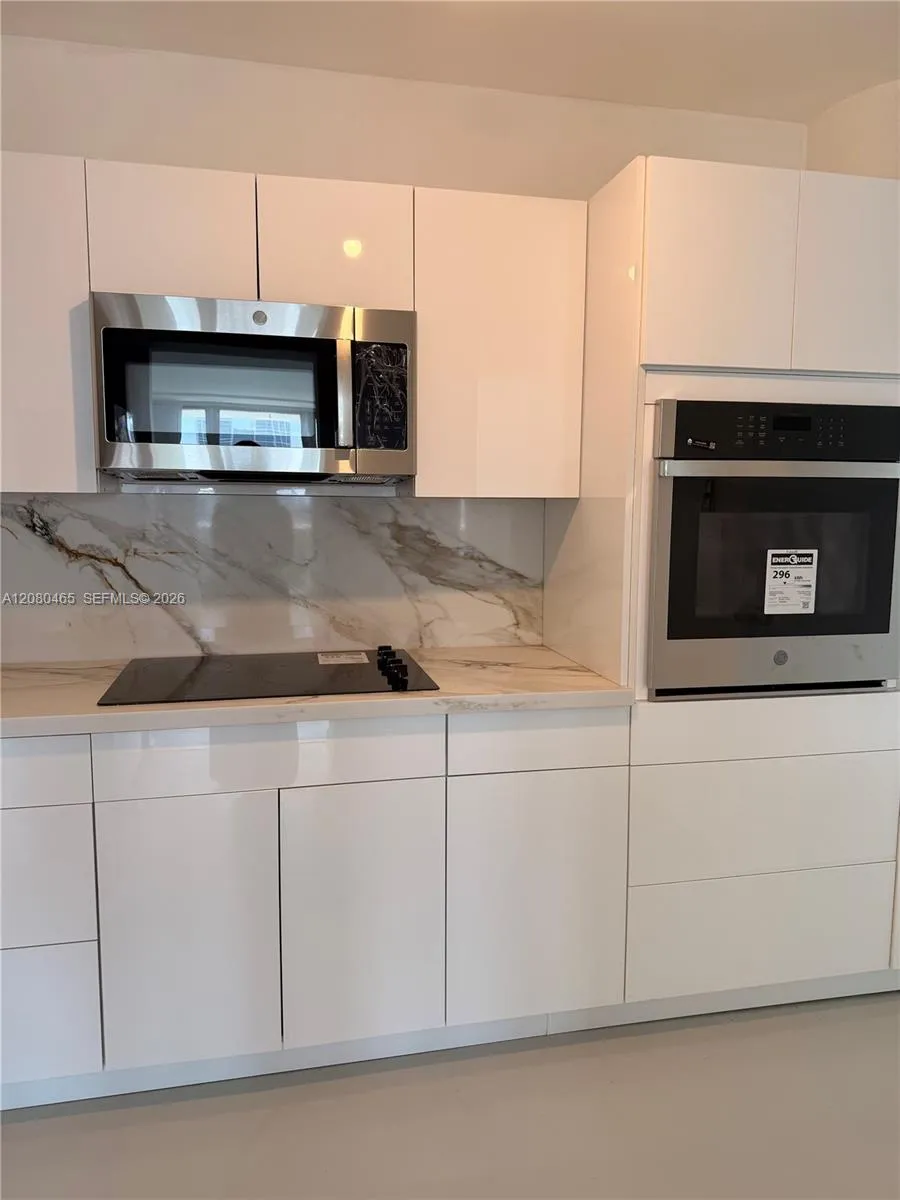 900 Bay Dr #722 Miami Beach, FL 33141