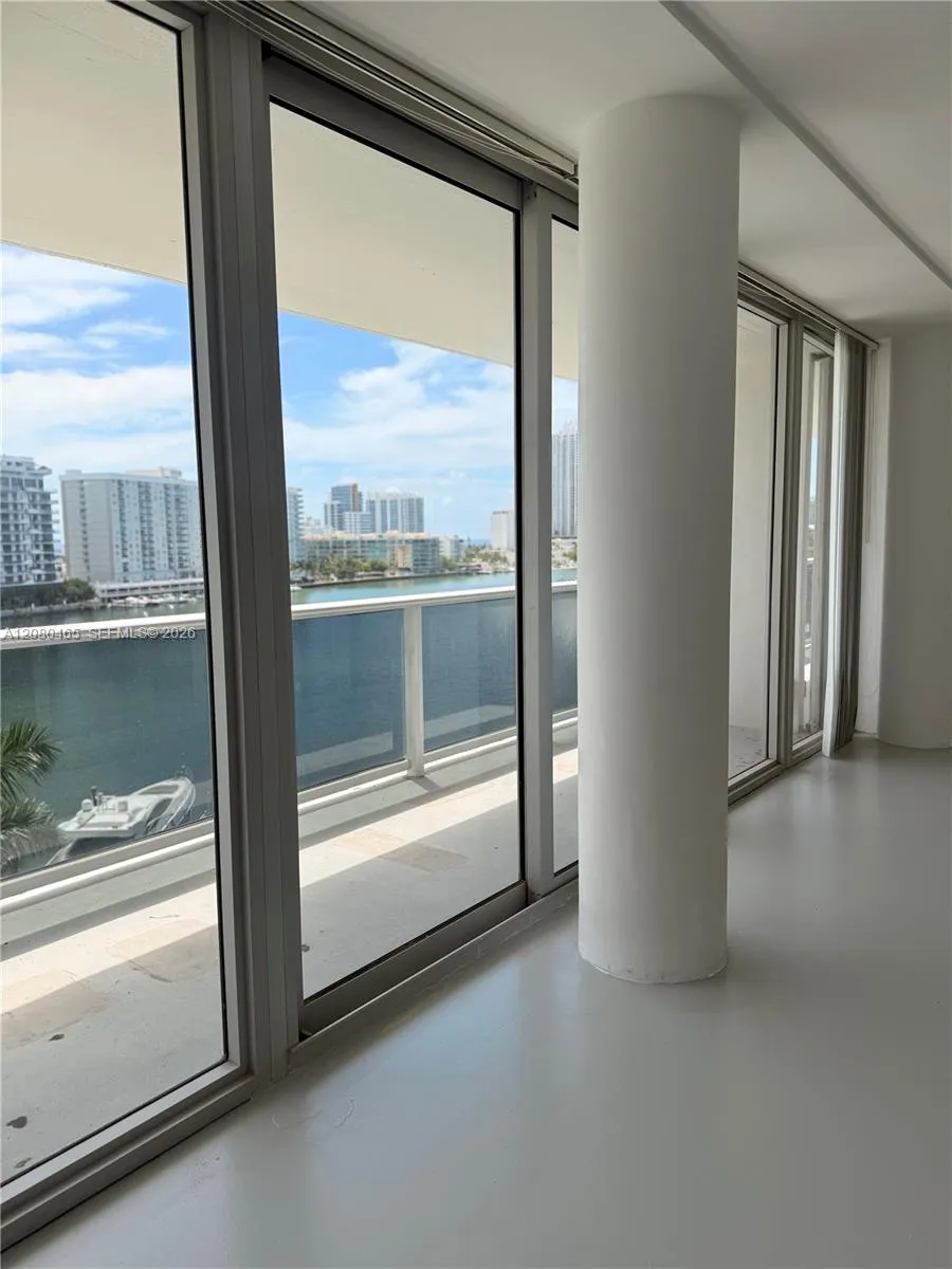 900 Bay Dr #722 Miami Beach, FL 33141
