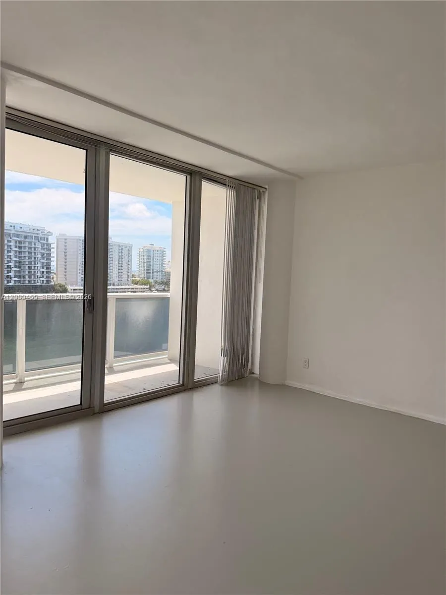 900 Bay Dr #722 Miami Beach, FL 33141