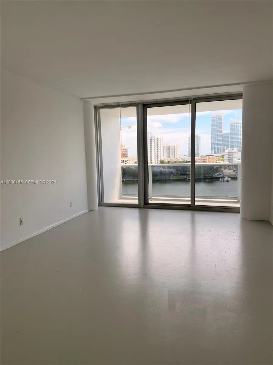 900 Bay Dr #722 Miami Beach, FL 33141