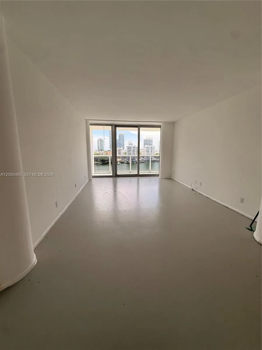 900 Bay Dr #722 Miami Beach, FL 33141