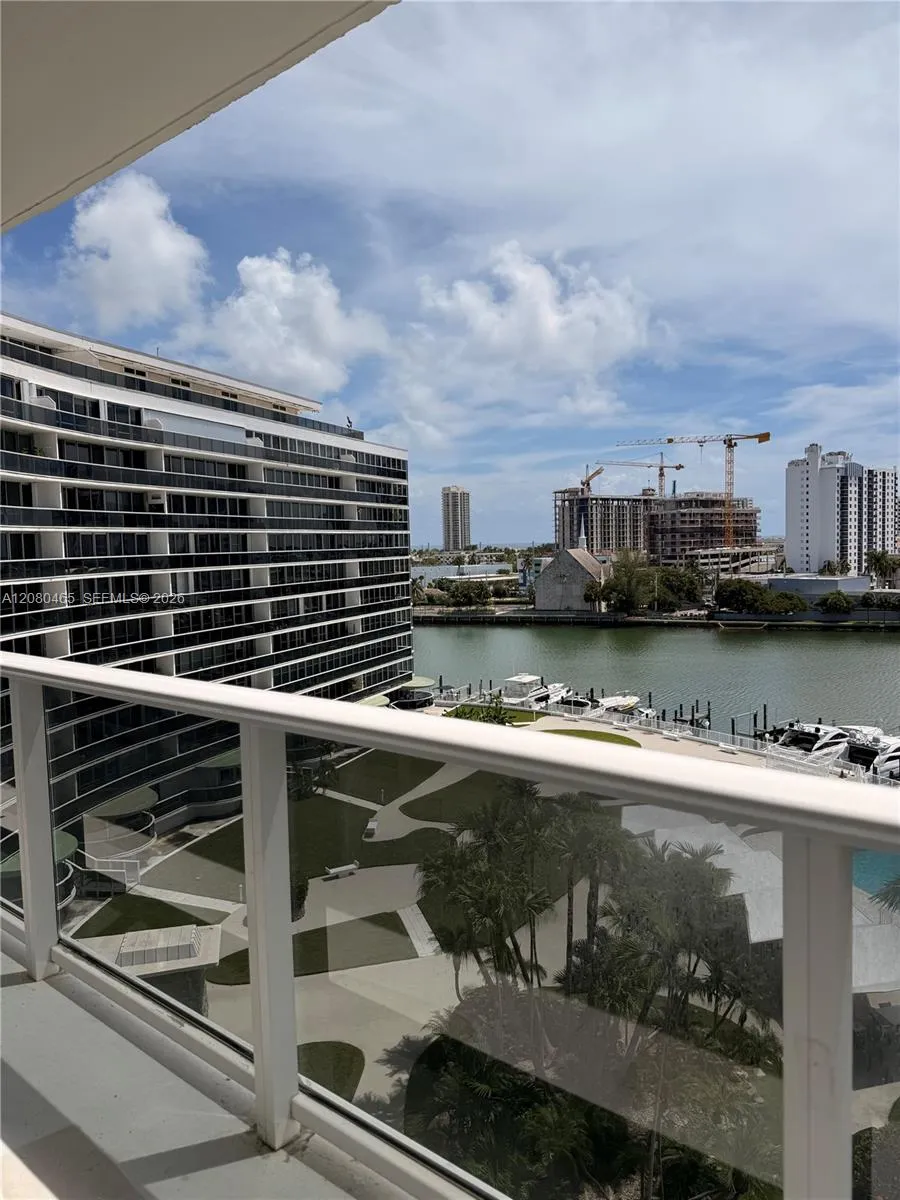 900 Bay Dr #722 Miami Beach, FL 33141