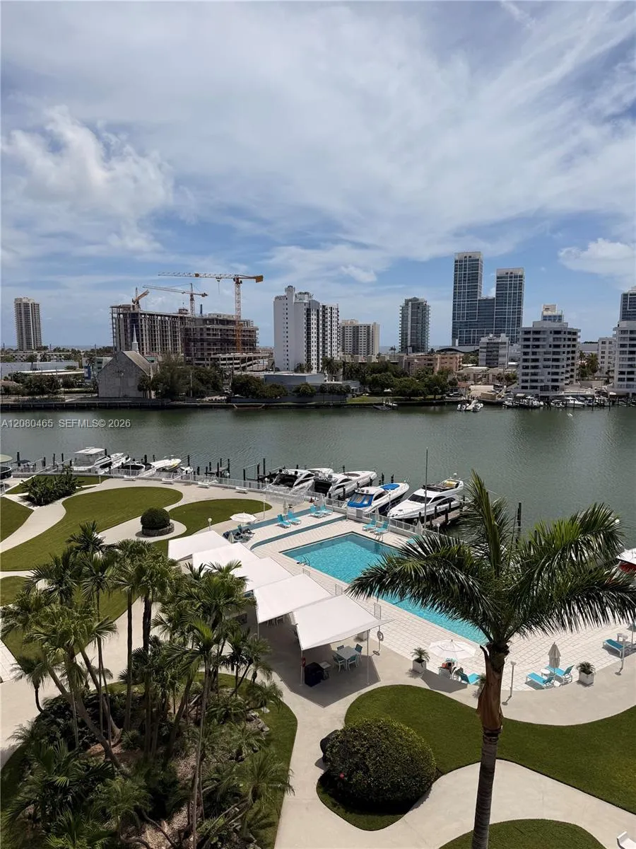 900 Bay Dr #722 Miami Beach, FL 33141