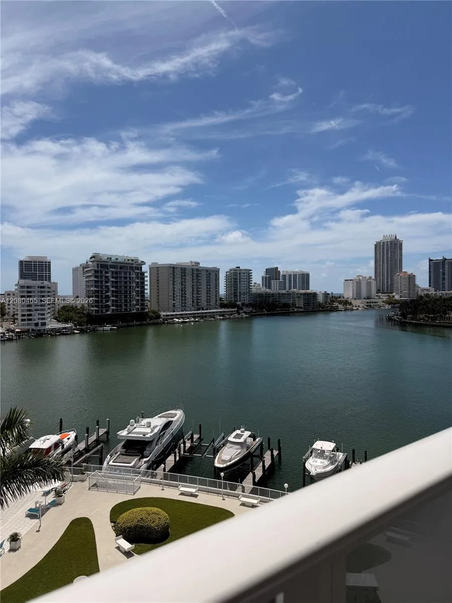 900 Bay Dr #722 Miami Beach, FL 33141