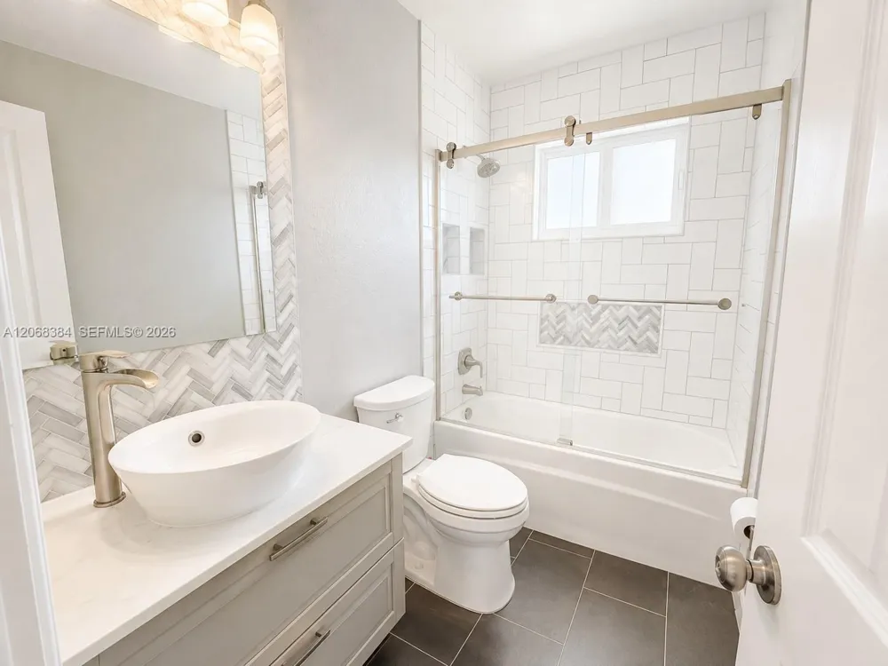 1601 NW 55th Ave Lauderhill, FL 33313