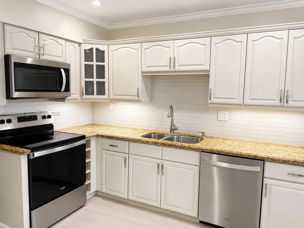 1601 NW 55th Ave Lauderhill, FL 33313
