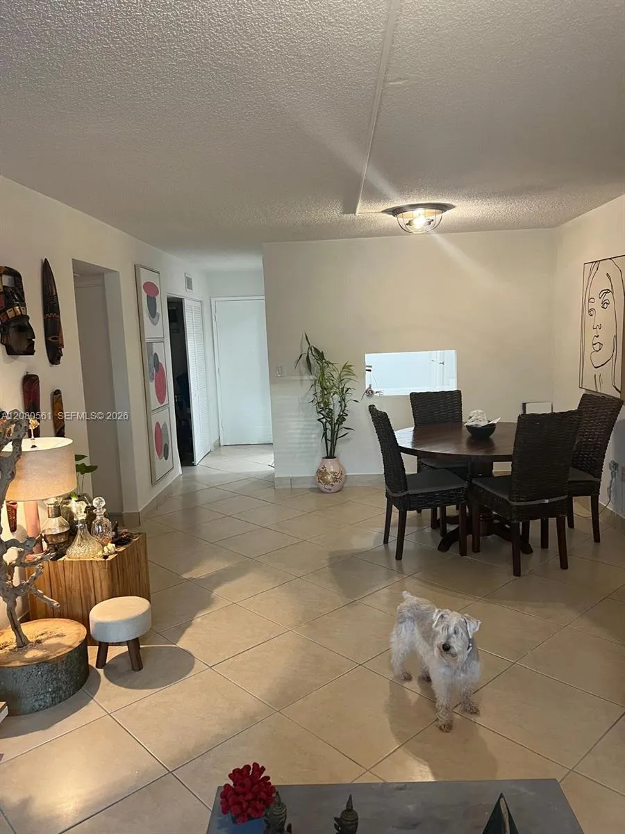 8764 SW 12th St #105 Miami, FL 33174