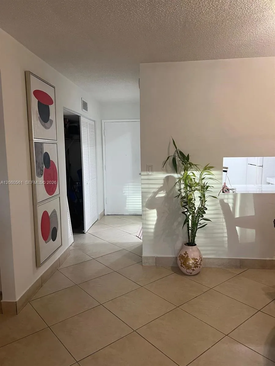 8764 SW 12th St #105 Miami, FL 33174