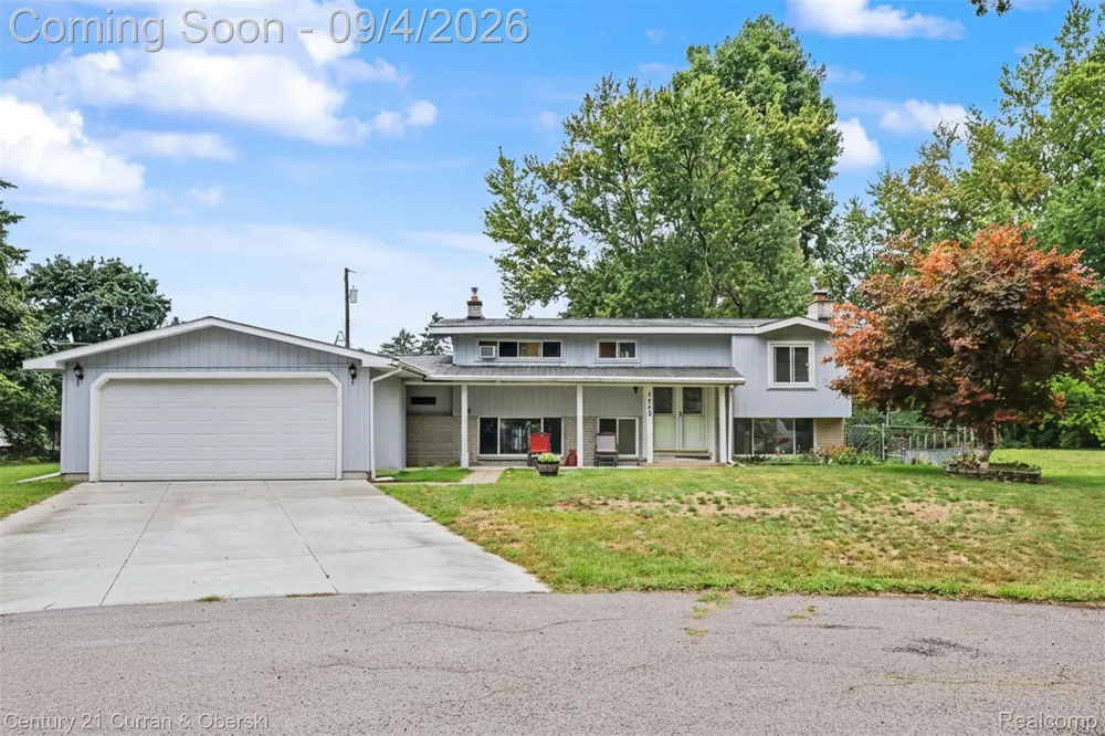 1869 Middle Trail Road Commerce Charter Township, MI 48390