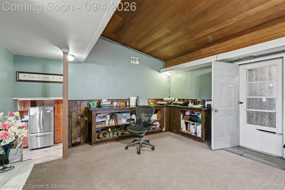 1869 Middle Trail Road Commerce Charter Township, MI 48390