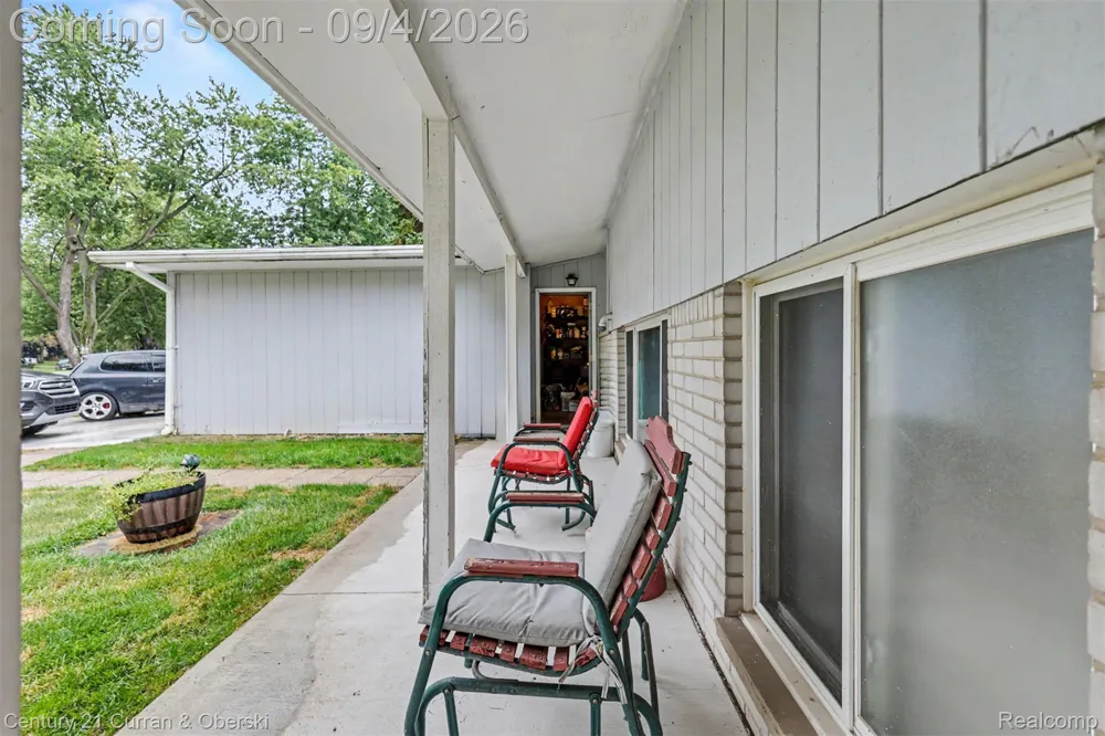 1869 Middle Trail Road Commerce Charter Township, MI 48390