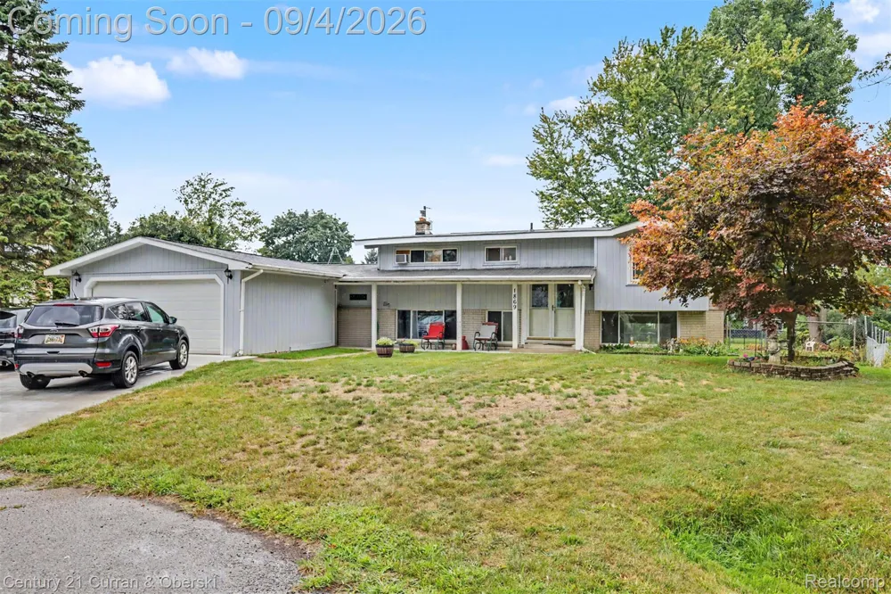 1869 Middle Trail Road Commerce Charter Township, MI 48390