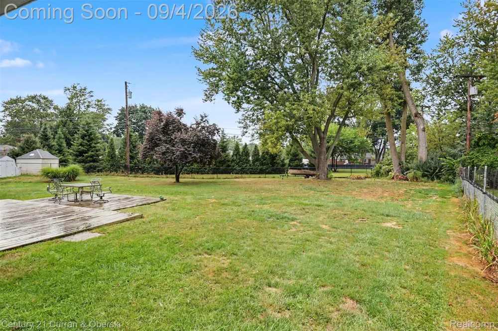 1869 Middle Trail Road Commerce Charter Township, MI 48390