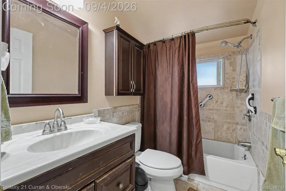 1869 Middle Trail Road Commerce Charter Township, MI 48390
