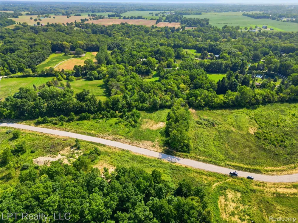 9551 Creekside Drive Saline Township, MI 48176