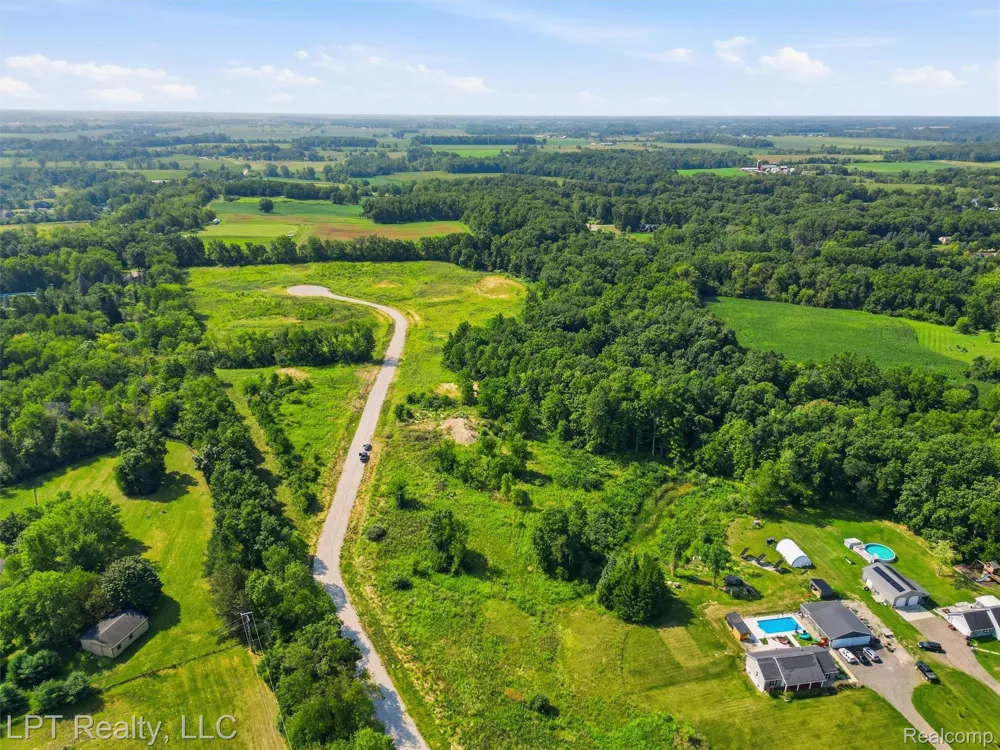 9557 CREEKSIDE DRIVE Saline Township, MI 48176