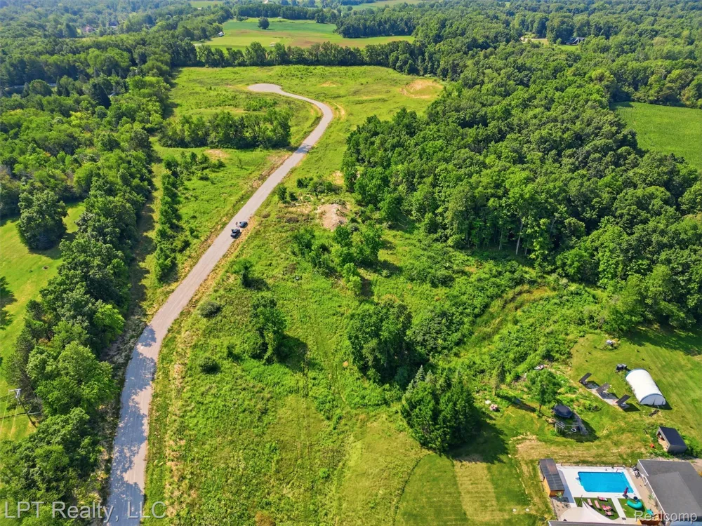 9571 CREEKSIDE DRIVE Saline Township, MI 48176