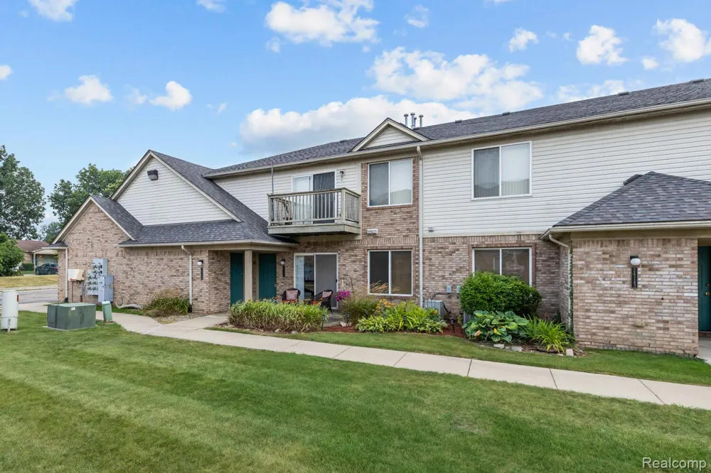 24149 Wedgewood Circle Warren City, MI 48091