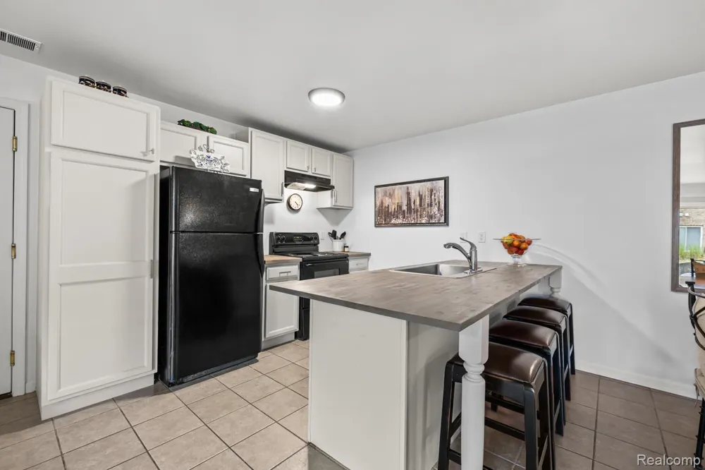 24149 Wedgewood Circle Warren City, MI 48091