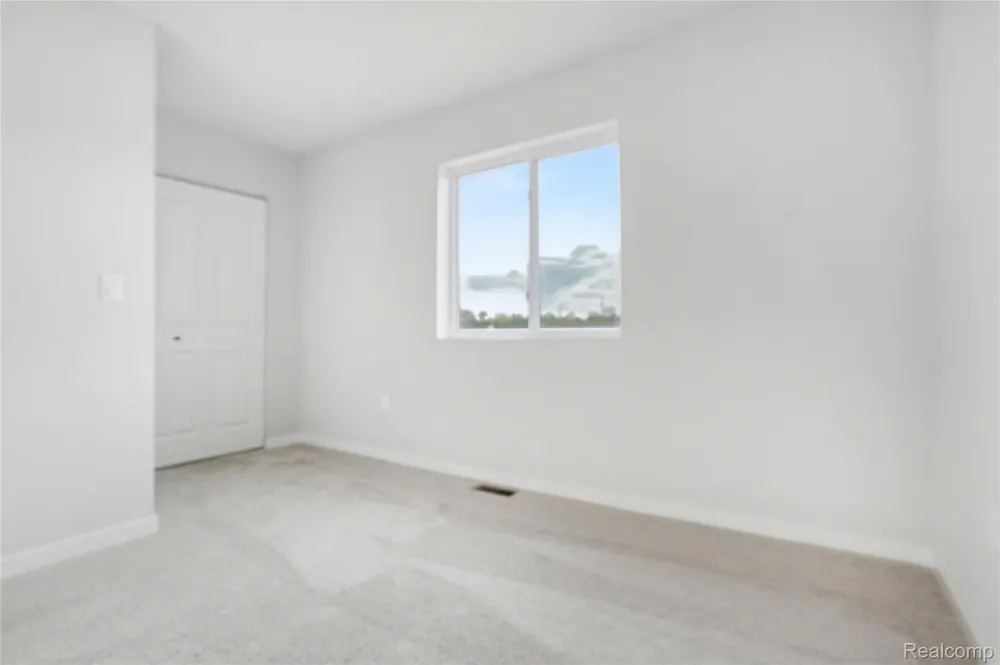 6142 Noel Drive Flint City, MI 48532