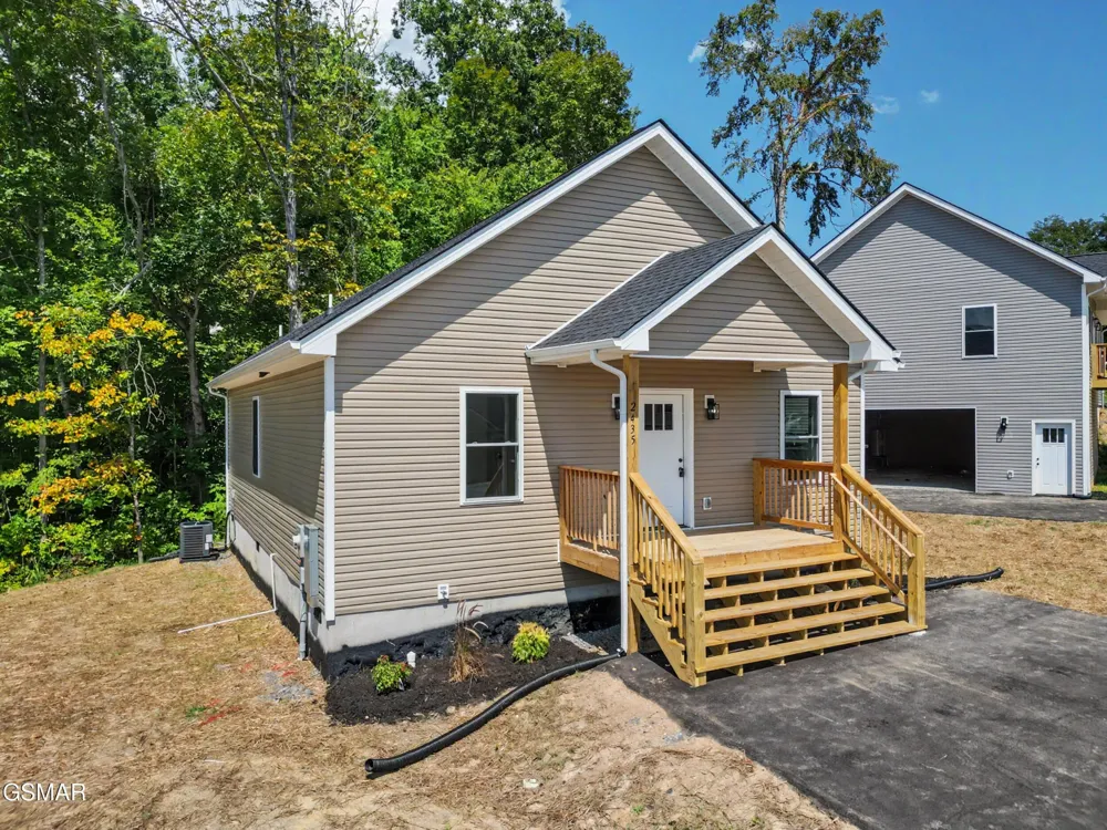 2435 Scenic Mountain Drive Sevierville, TN 37876